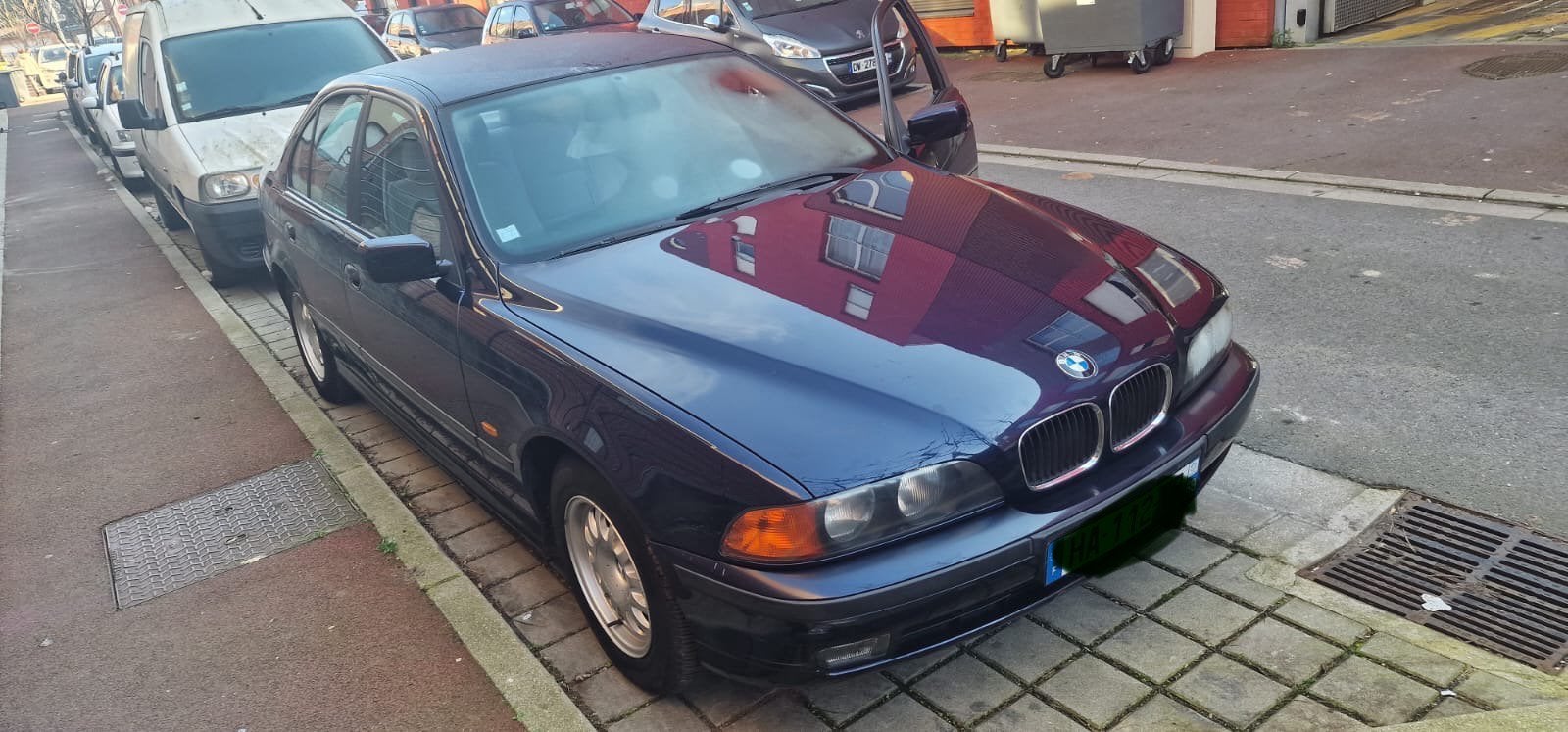Bmw 520i, Autos, BMW, Beige, Boîte manuelle, 5 portes, Particulier