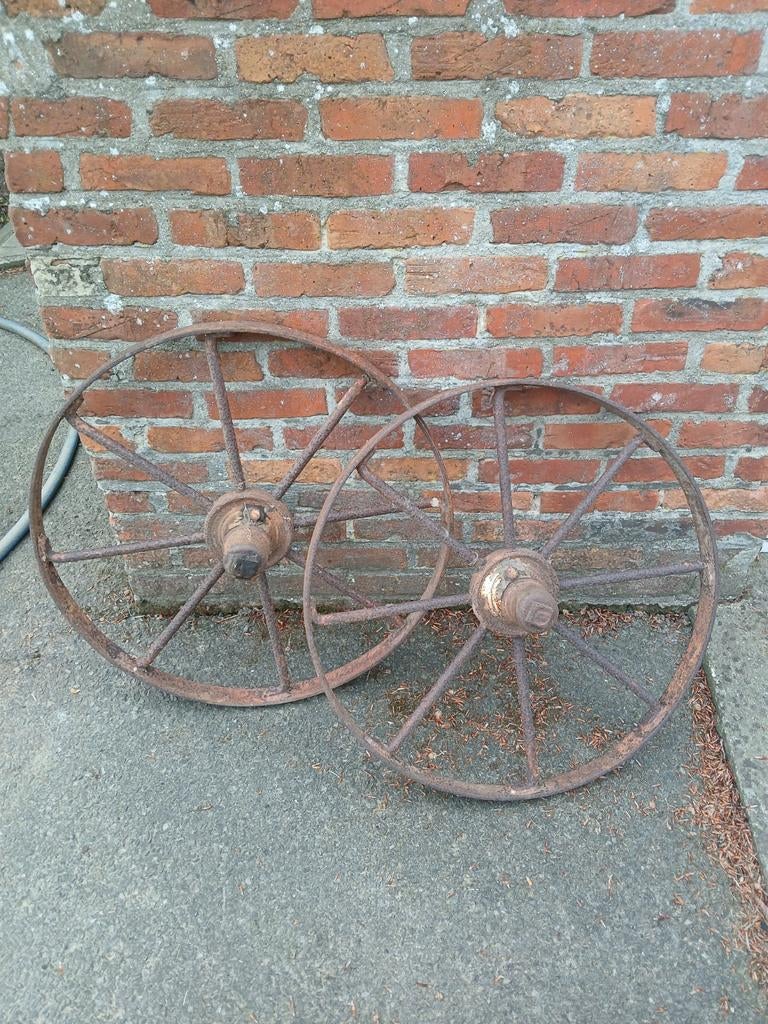 Ijzeren wielen, Antiek en Kunst, Ophalen