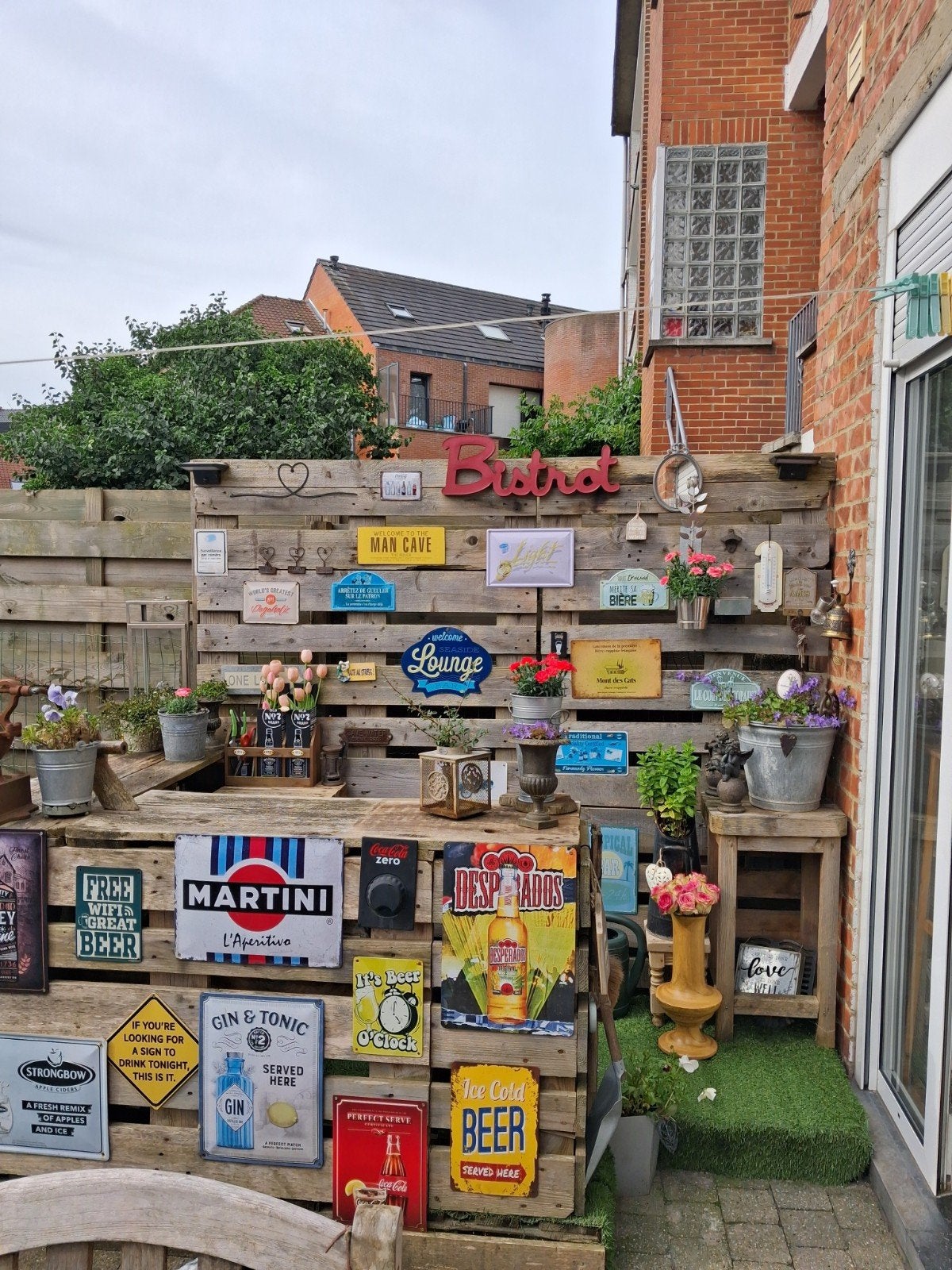 Magnifique bar Bistrot avec plaques et tabourets, Jardin & Terrasse, Enlèvement