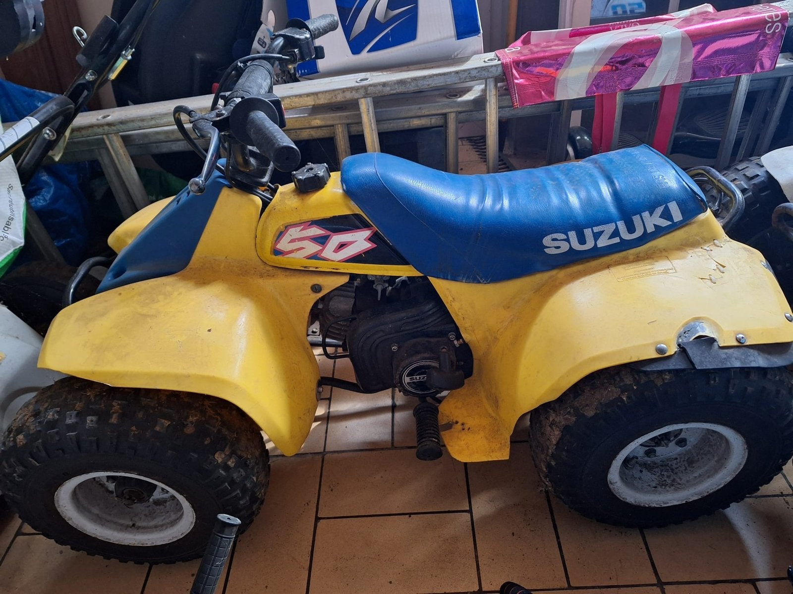 Suzuki QuadSport 50 (LT50)., Motos, 1 cylindre, 49 cm³, Jusqu'à 11 kW
