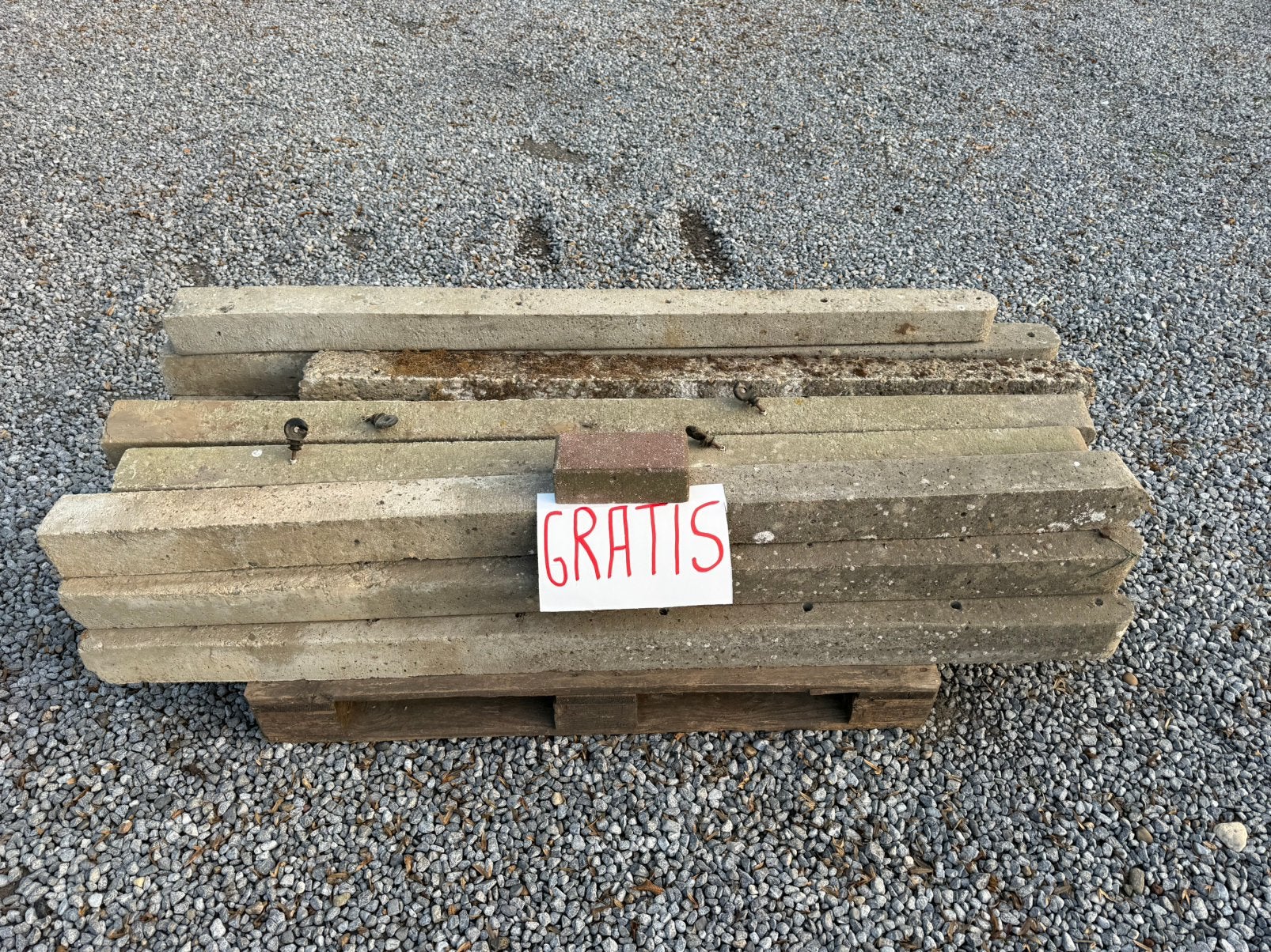 Beton palen 1m50cm, Ophalen, Zo goed als nieuw, Palen