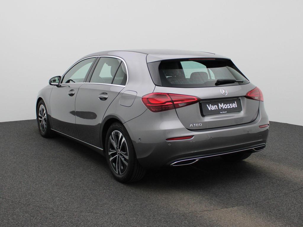 Mercedes-Benz A-Klasse A 180 Business Line (automatique), 100 kW, Achat, Entreprise, Entretenue par le concessionnaire