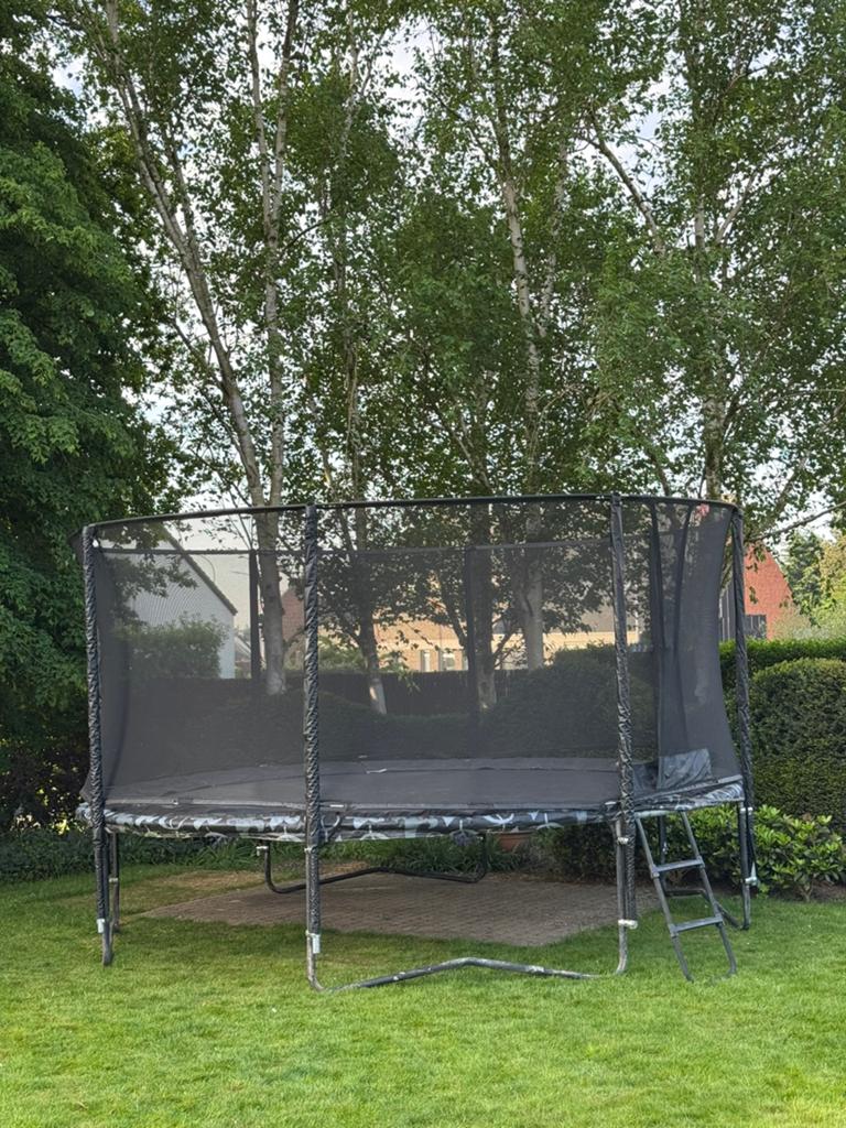 BERG trampoline 4m met veiligheidsnet en ladder, Ophalen, Zo goed als nieuw