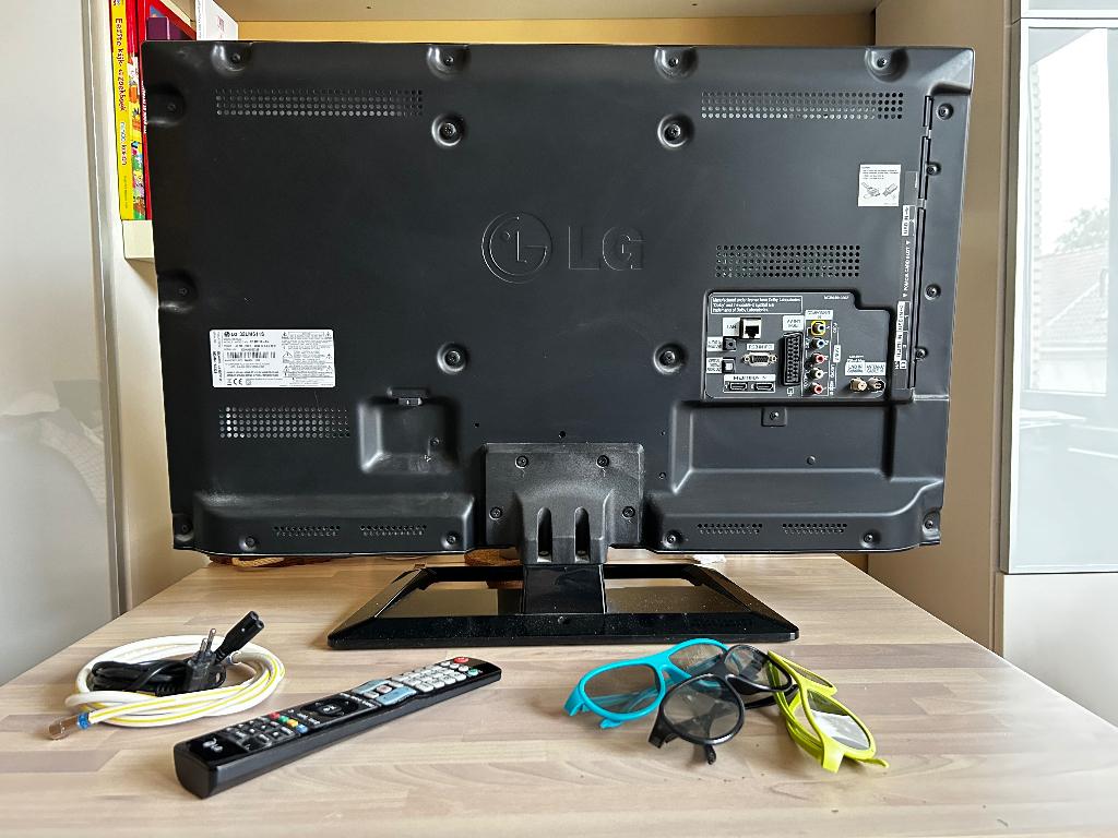 Télé 3D LG 32LM611S, 50 Hz, Comme neuf, Enlèvement, Full HD (1080p)
