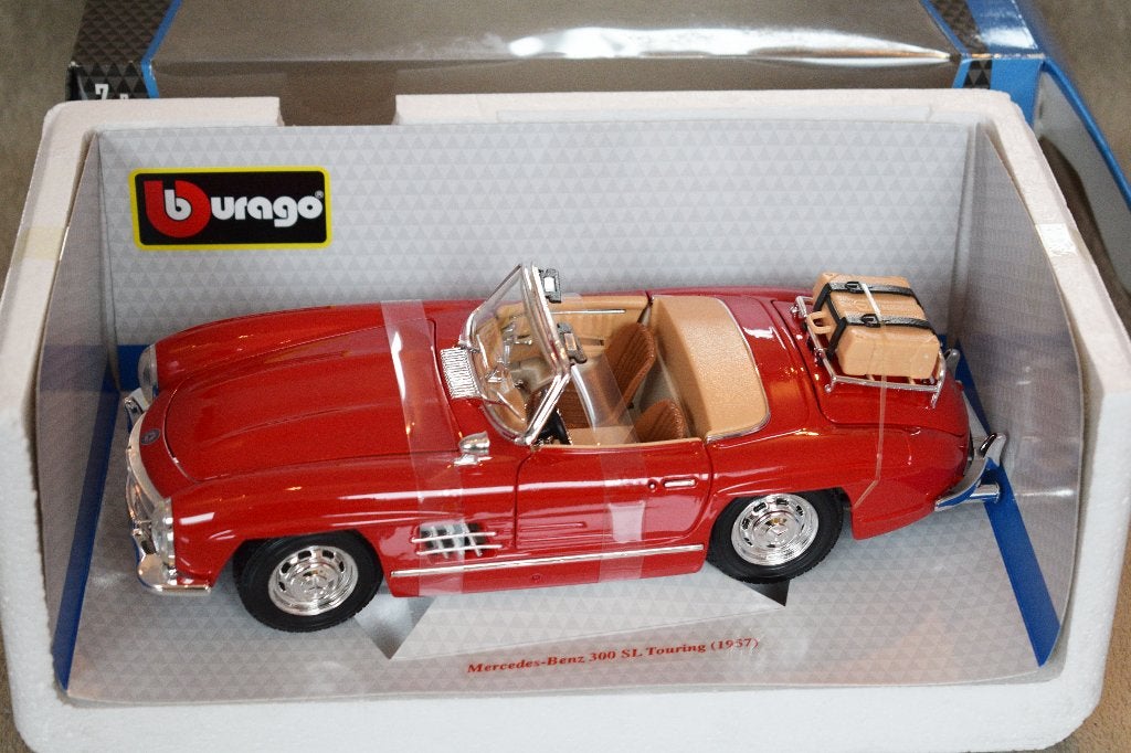 miniatuur auto 1:18 nieuw burago mercedes-benz touring, Hobby en Vrije tijd, Modelauto's | 1:18, Ophalen of Verzenden, Nieuw, Burago