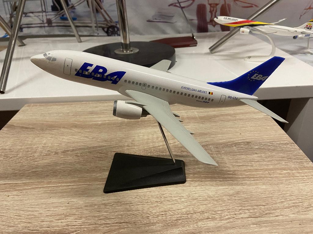 EBA  B737, Ophalen of Verzenden, Zo goed als nieuw, Schaalmodel