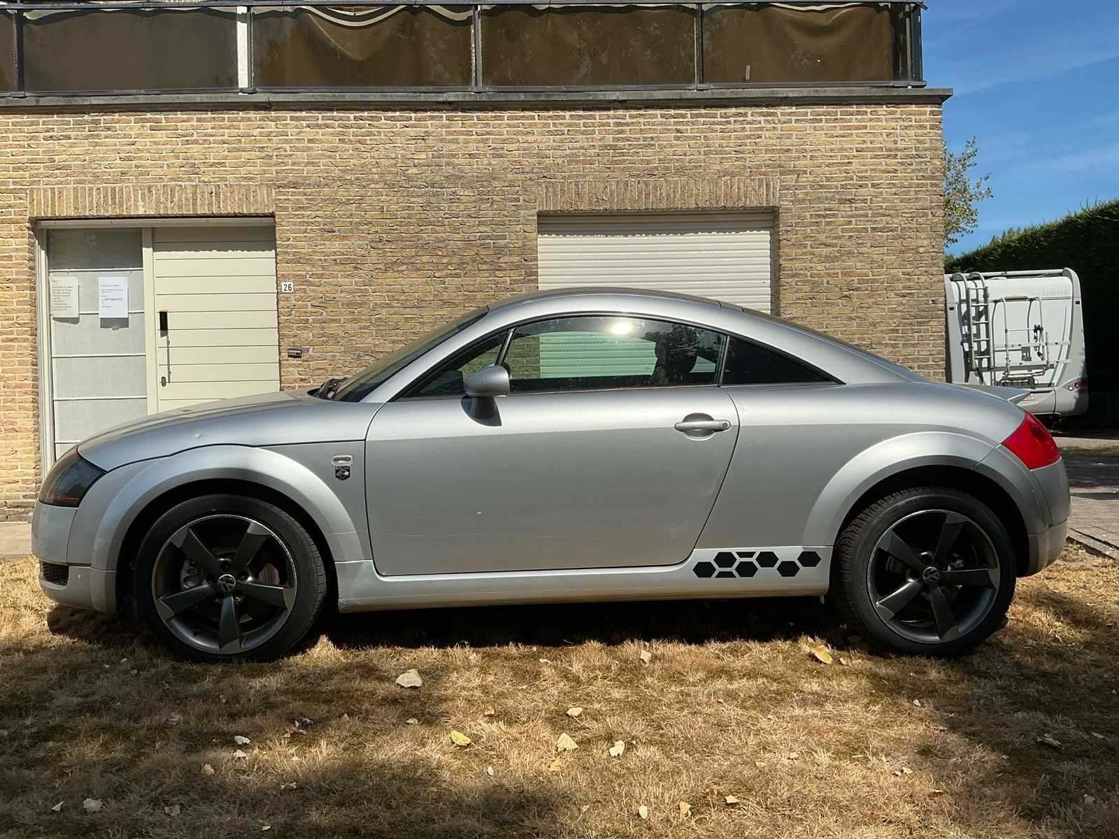 Audi TT 1998 Voiture particulière, Entreprise, Boîte manuelle, Autre carrosserie, Occasion