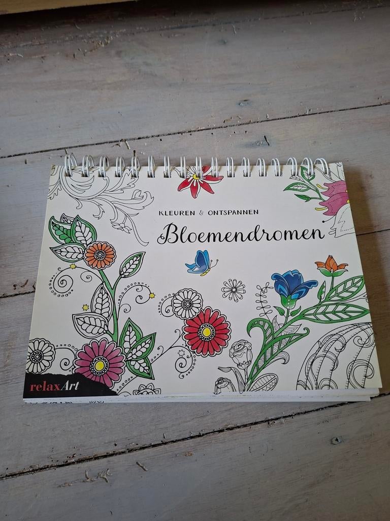 Bloemendromen tekenboek, Ophalen of Verzenden, Zo goed als nieuw, Potlood of Stift