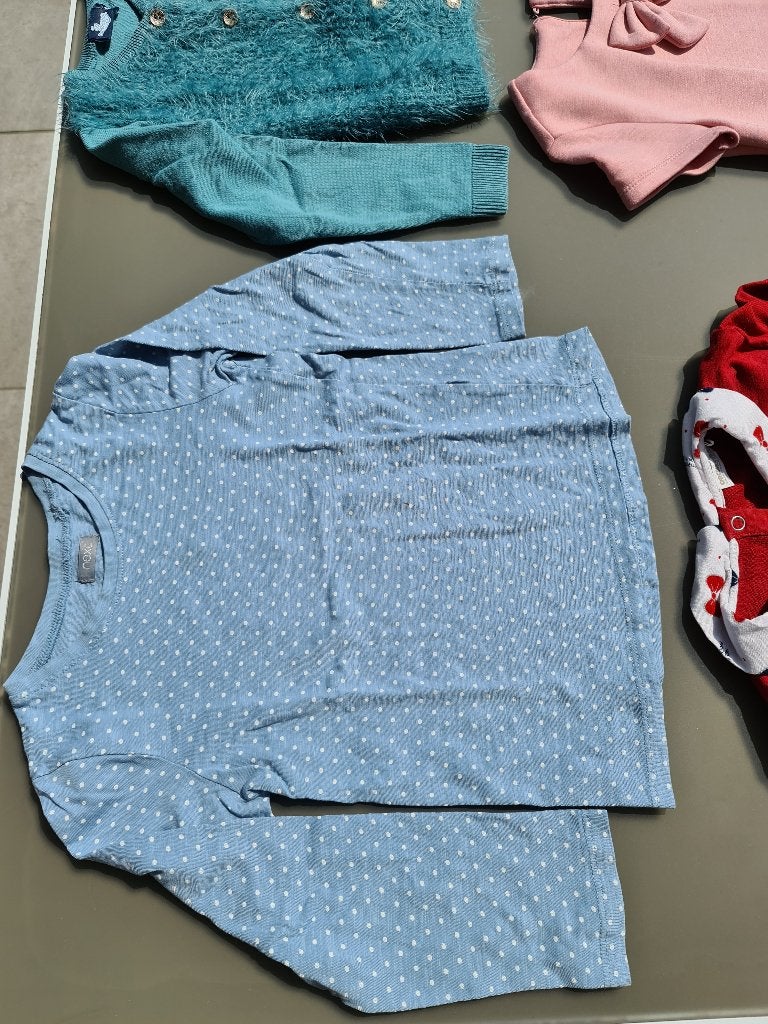 blauwe t-shirt, longsleeve met witte dods, Next, 10, Kinderen en Baby's, Kinderkleding | Maat 110, Ophalen, Zo goed als nieuw