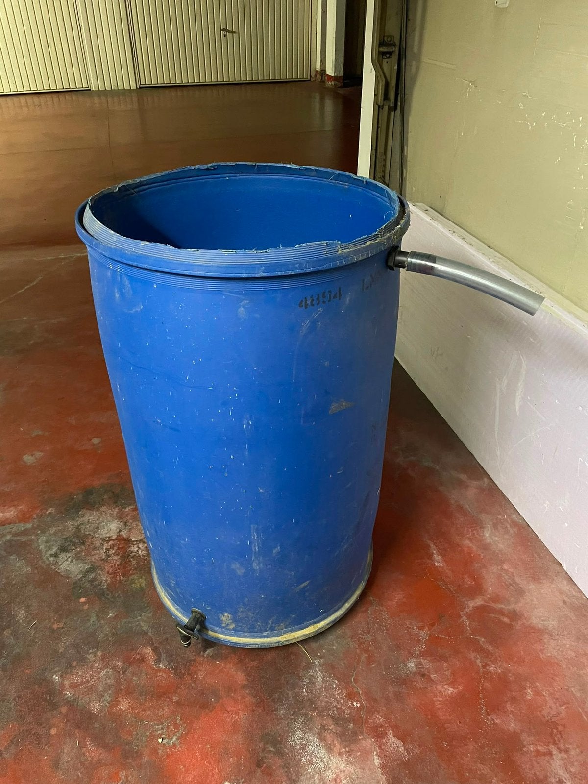 Bidon recuperateur d’eau, Jardin & Terrasse, 150 litres ou plus, Enlèvement, Utilisé, Avec robinet