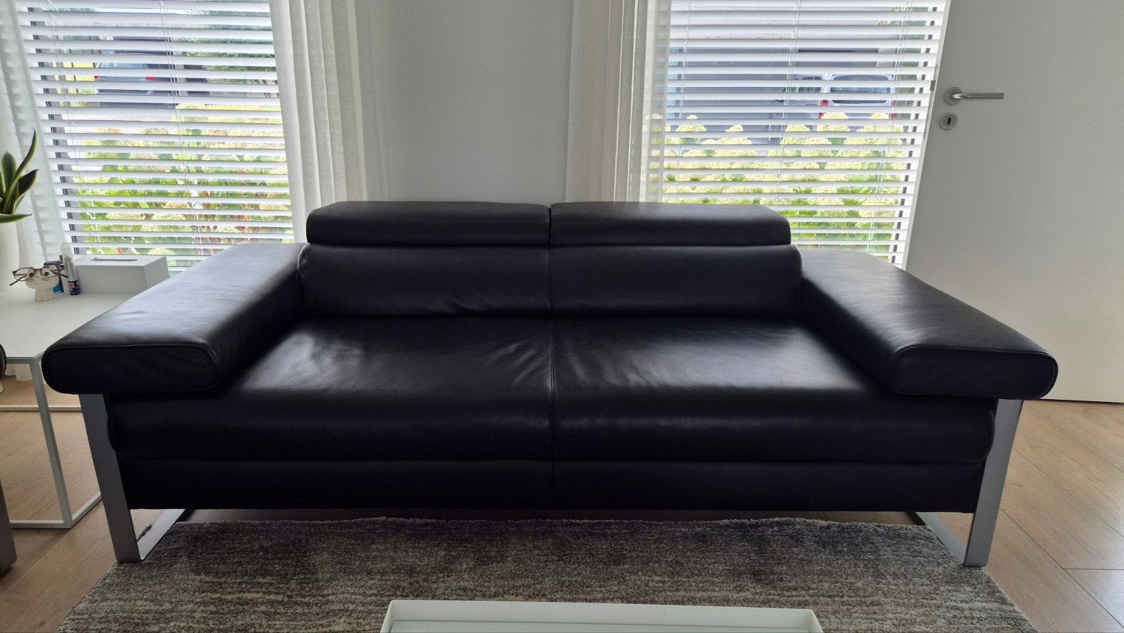 zwarte lederen zetel, Ophalen, 100 tot 125 cm, Driepersoons, Leer