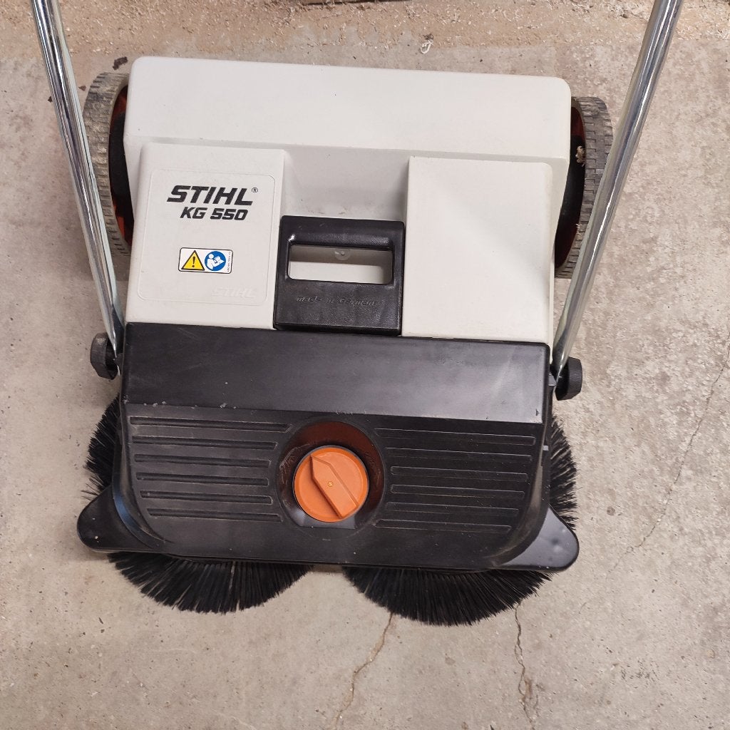 veegmachine STIHL KG 550, Tuin en Terras, Ophalen, Zo goed als nieuw, Stihl