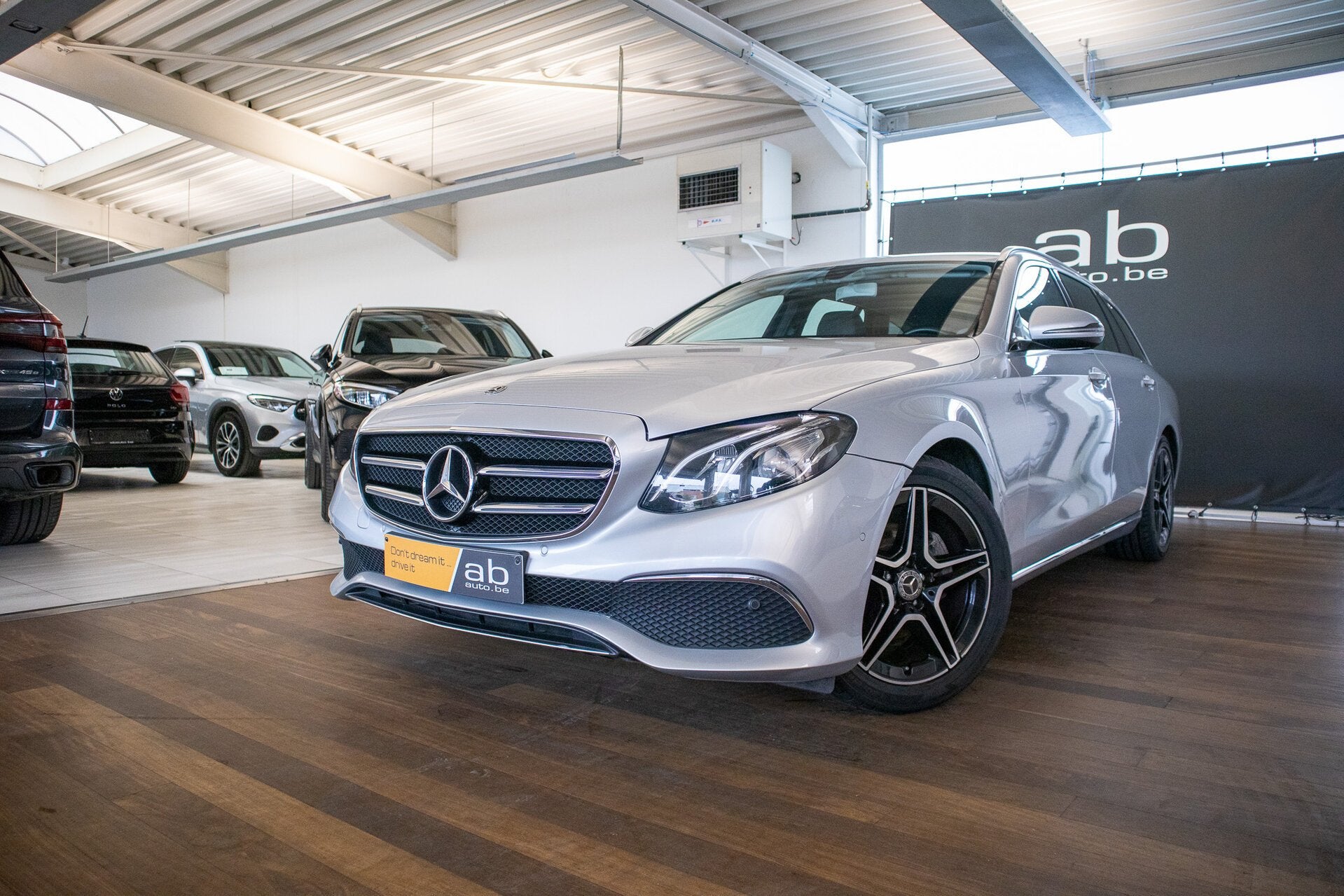 Mercedes-Benz E 200 D BREAK, AMG VELGEN, APPLE CARPLAY, WID, Autos, Mercedes-Benz, 0 kg, Argent ou Gris, Achat, Anti démarrage