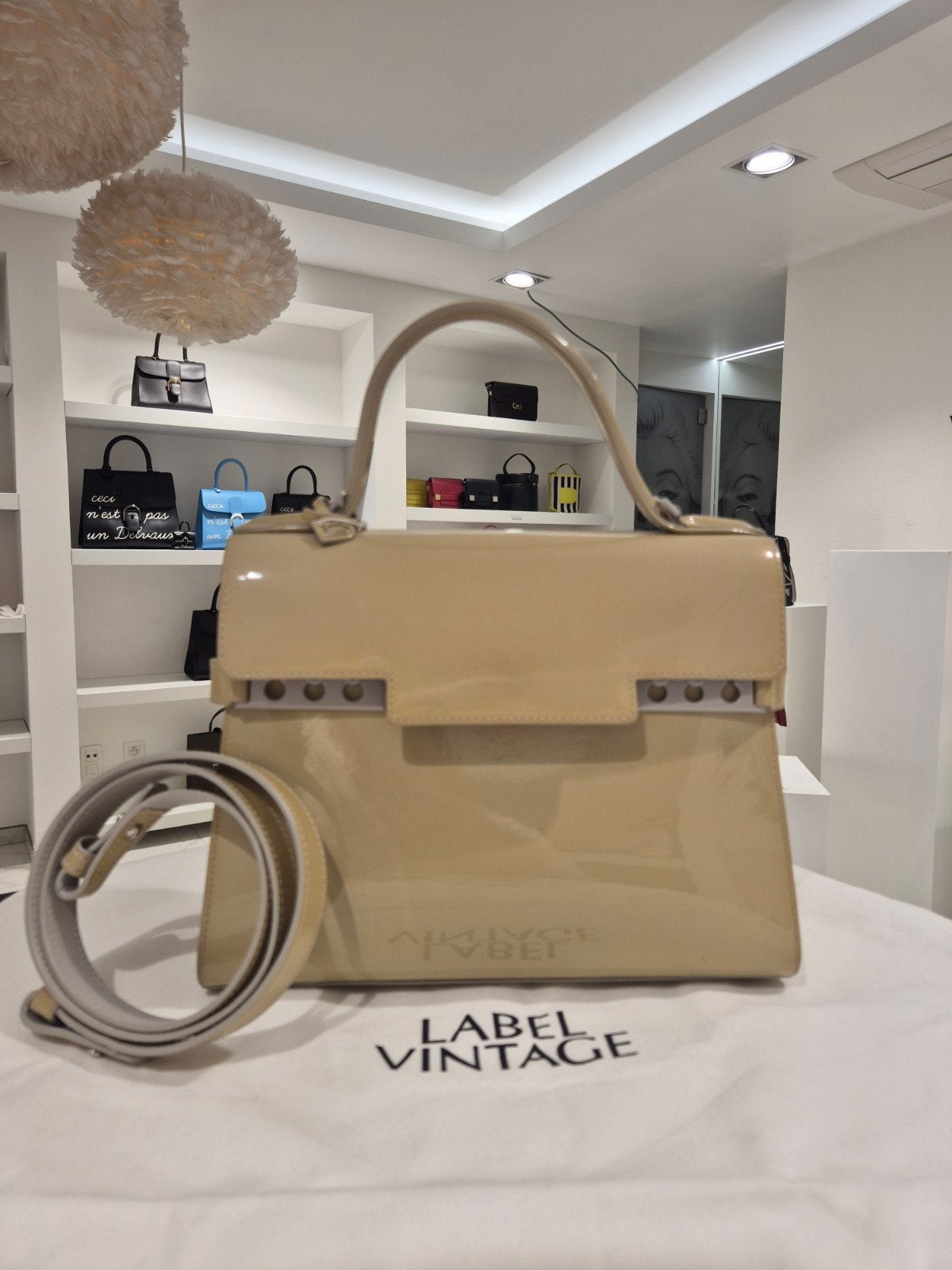 Delvaux Tempête MM in lakleder, Ophalen, Gebruikt, Beige, Handtas