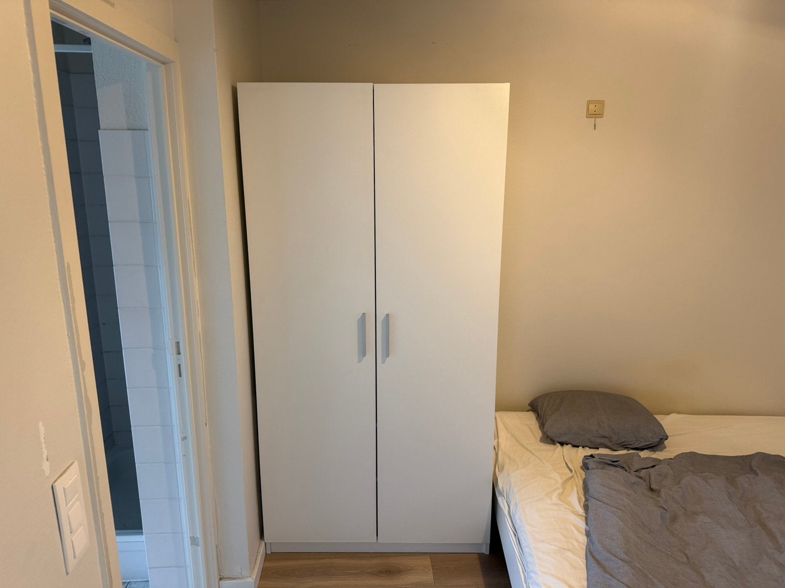 2 witte kasten, Ophalen, Zo goed als nieuw