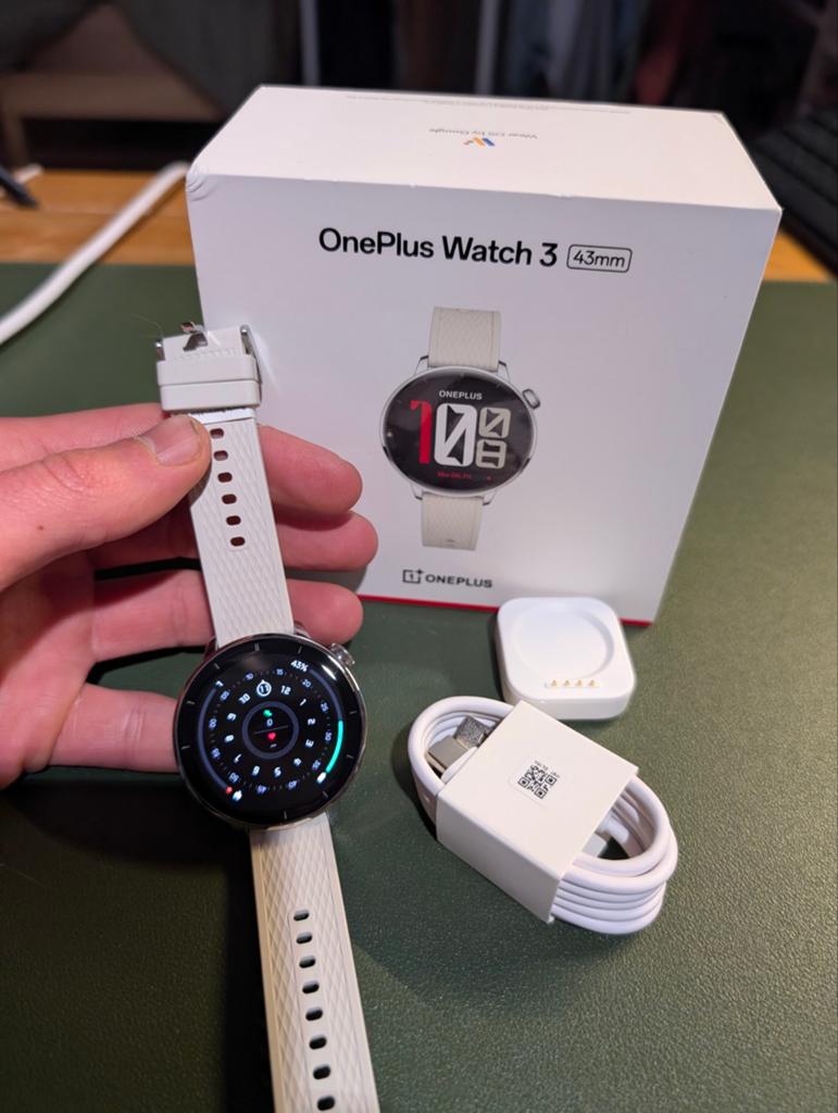 Oneplus Watch 3 - ongebruikt, Handtassen en Accessoires, Smartwatches, Ophalen of Verzenden