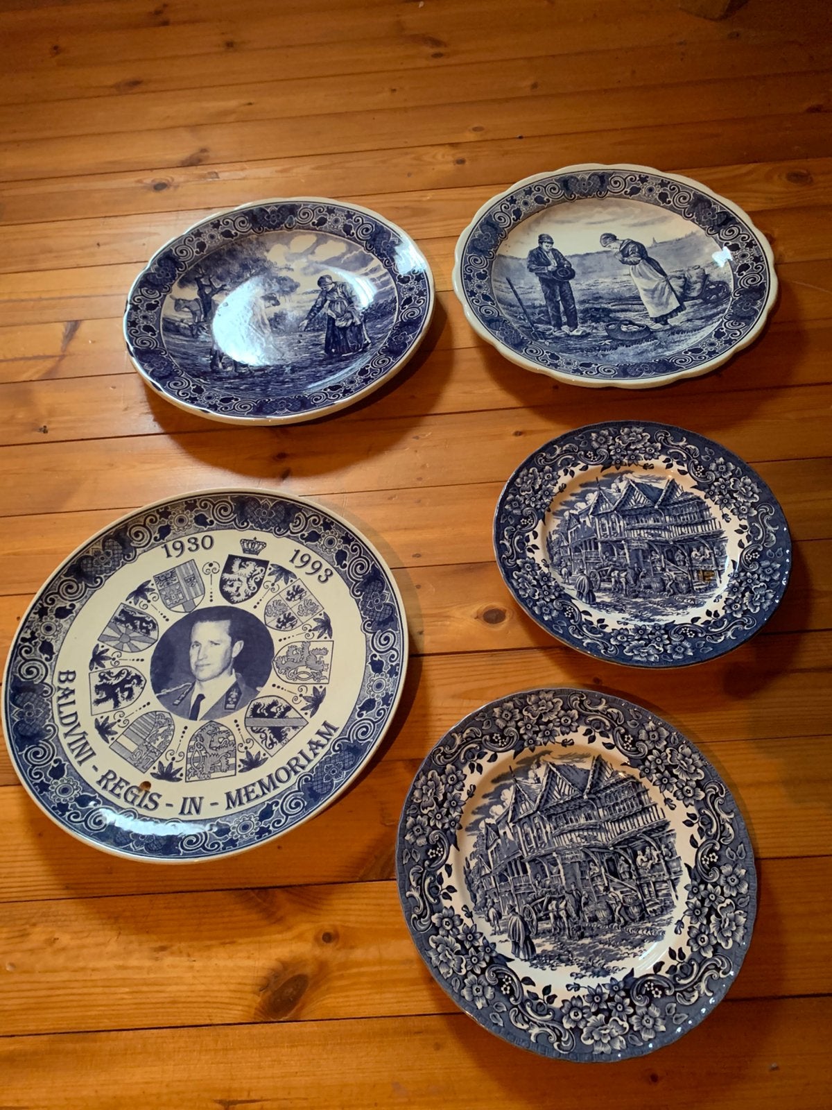 vintage set blauw-witte borden van Royal Tudor Ware, Enlèvement
