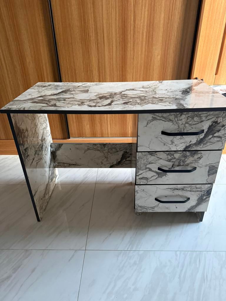 Bureau met marmerlook, Huis en Inrichting, Bureaus, Ophalen, Zo goed als nieuw
