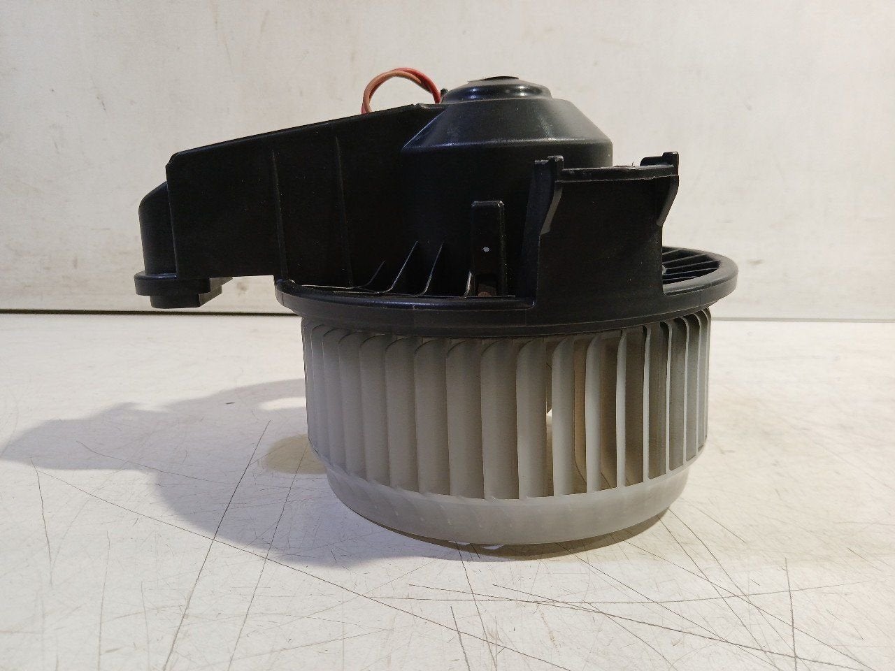 Kachel ventilator motor Jaguar F-Pace, Onderdelen@venauto.nl, Van der Ven Autorecycling B.V., Ettenseweg 76, 4706 PB Roosendaal, The Netherlands