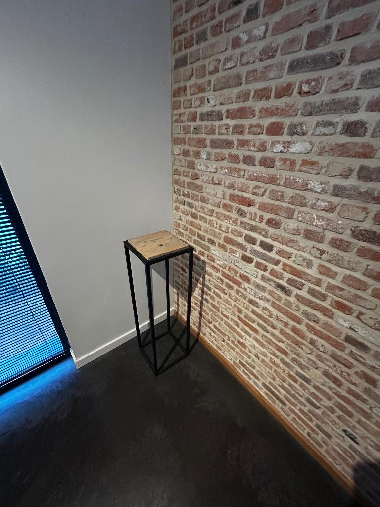 Industriële bijzettafel/plantentafel, Huis en Inrichting, Tafels | Bijzettafels, Ophalen, Gebruikt, Metaal of Aluminium, Vierkant