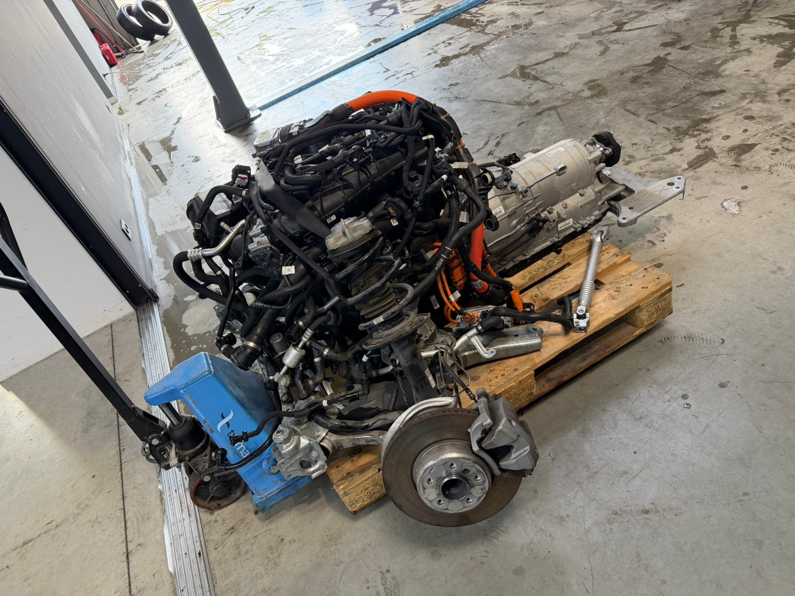 BMW 330e G21 – 2025 – COMPLETE AANDRIJVING / MOTORBLOK, Ophalen, Zo goed als nieuw, Benzinemotor