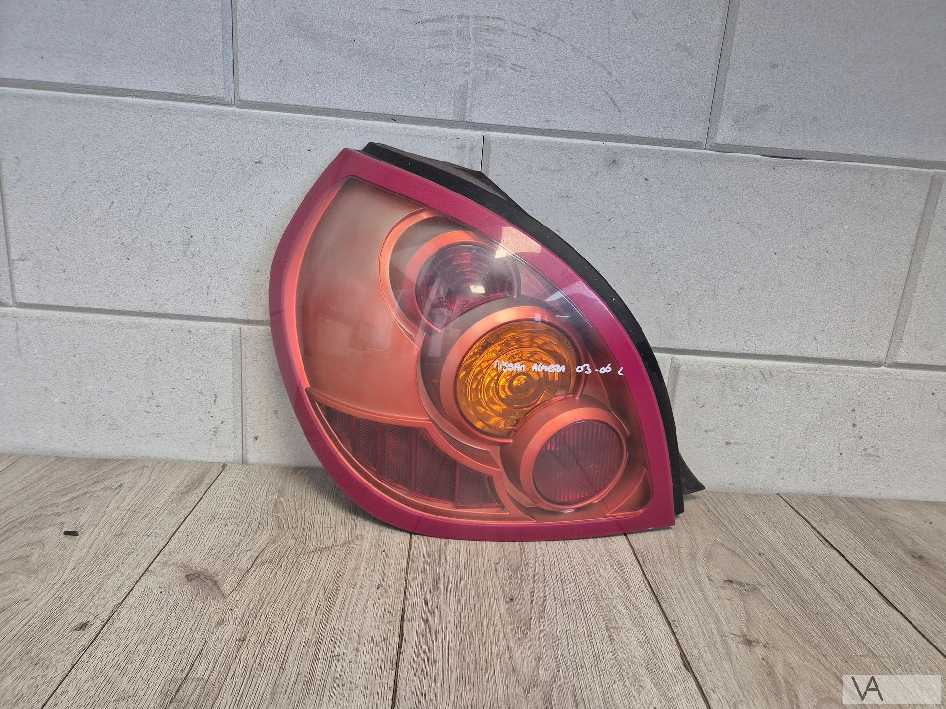 Achterlicht links van Nissan Almera hatchback 2003 - 2006, Gebruikt, -, -, Ophalen of Verzenden