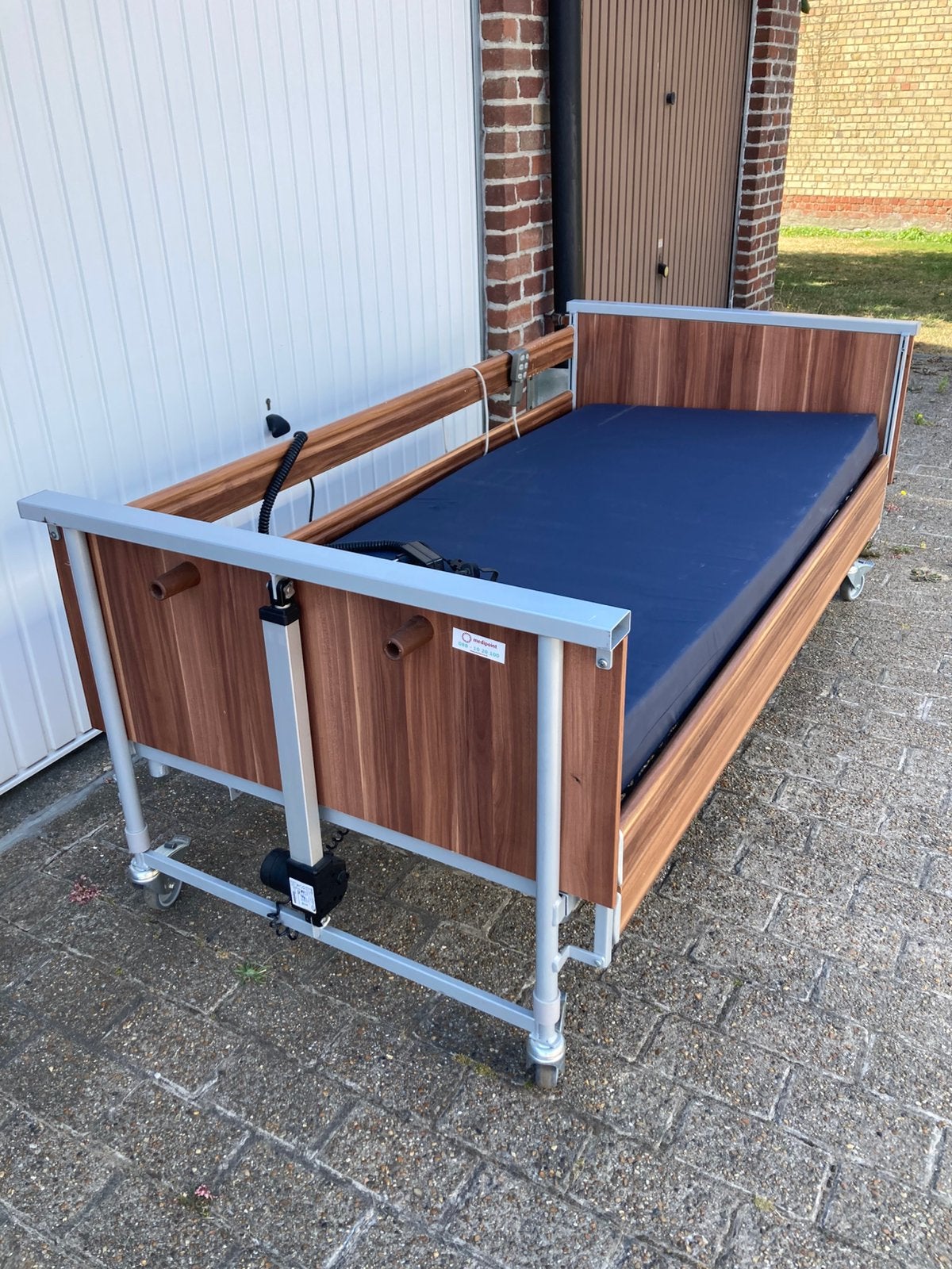 Elektrisch ziekenhuisbed, Ophalen