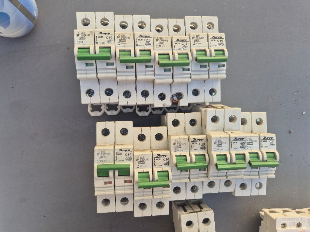 Elektrisch materiaal – schrack - Kopp - Vynckier, Bricolage & Construction, Enlèvement ou Envoi, Utilisé, Autres types