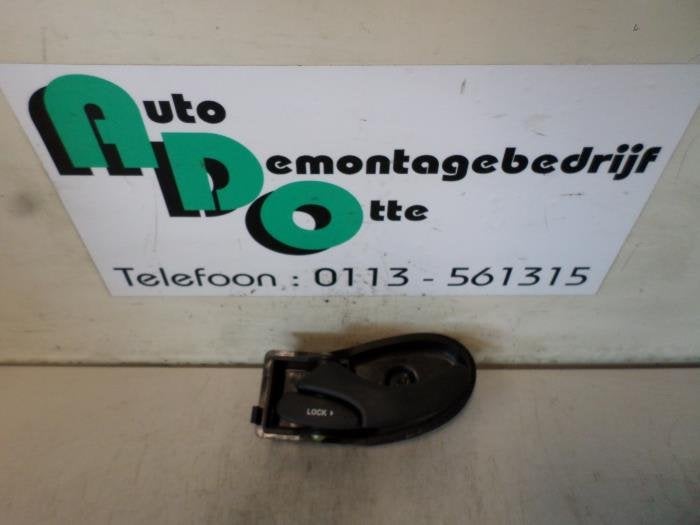 Portiergreep 4Deurs links-voor van een Ford Focus (Focus 98-, Gebruikt, -, -, Ophalen of Verzenden
