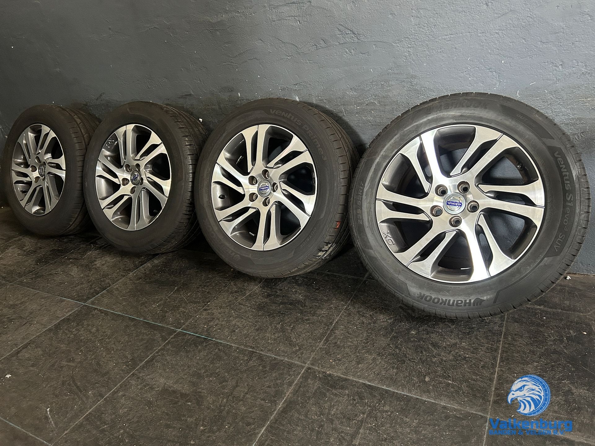 6-7mm! Originele Volvo XC70 V60 Cross Country XC40 17 inch v, Pneus et Jantes, Véhicule de tourisme, Pneus été, -