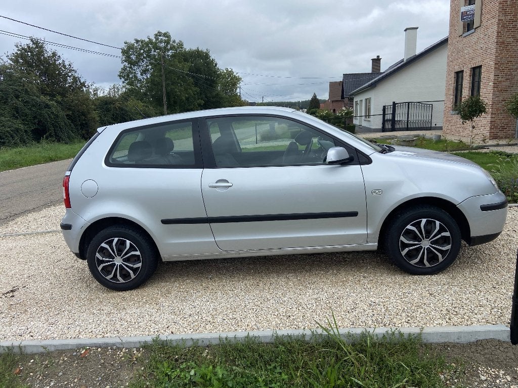 VW Polo 1.4 benzine met nieuwe radio met carplay, DAB,..., Autos, Argent ou Gris, Achat, Boîte manuelle, Particulier