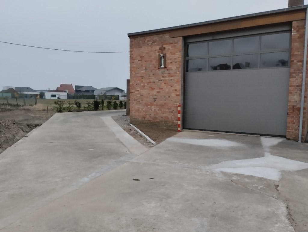 Ardooie, aan E403, Te Huur: Magazijnen voor o.a. Mobilhomes, Particulier