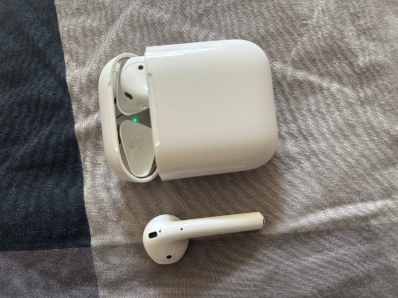 Airpods gen 2, Ophalen of Verzenden, Zo goed als nieuw, Apple