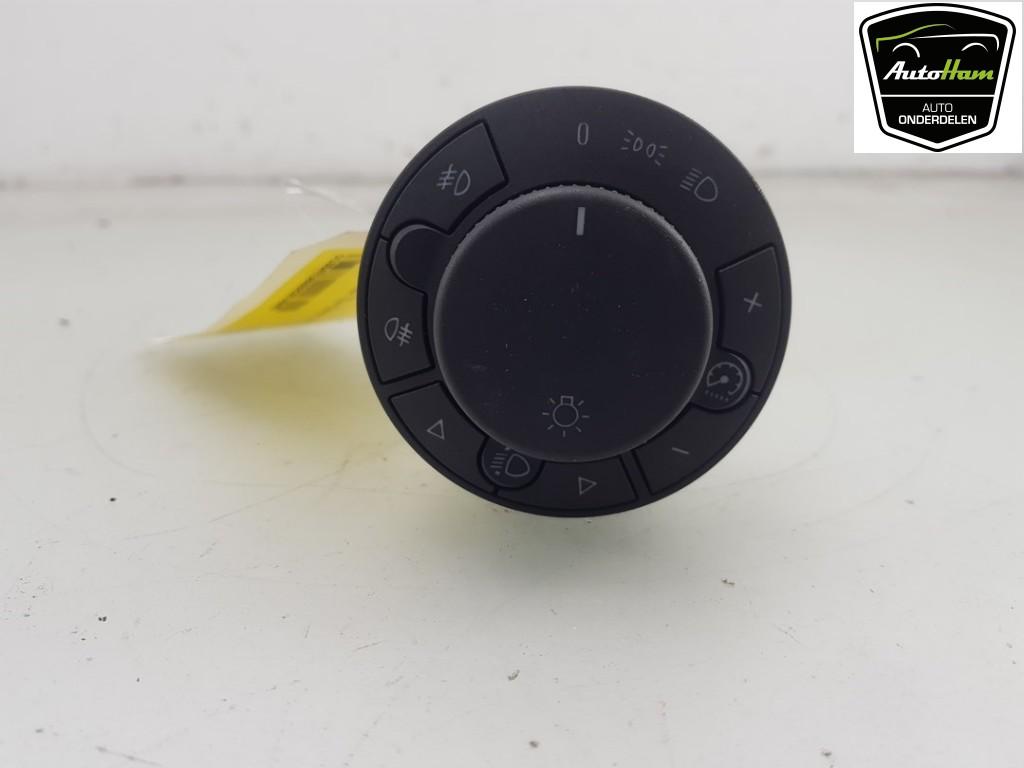 LICHTSCHAKELAAR Corsa D (|13249397EB|13249397|13249508|), Gebruikt, Opel