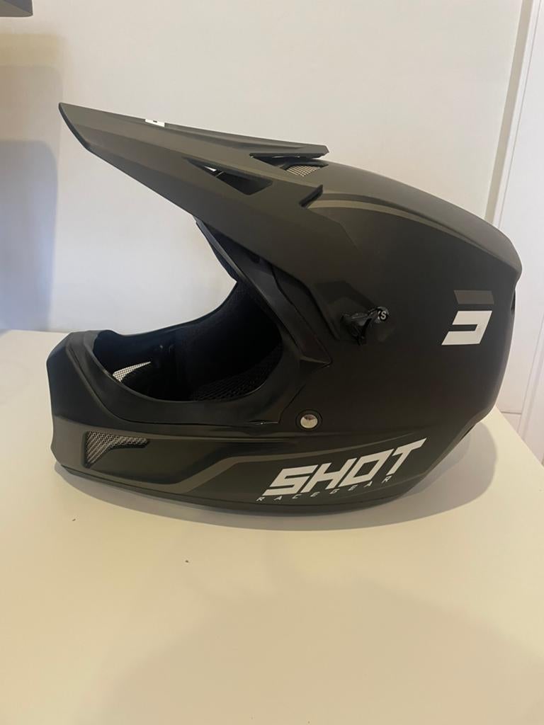 Shot Race Gear Motorcrosshelm – Mat Zwart (Maat XS), Fietsen en Brommers, Fietsaccessoires | Fietshelmen, Ophalen, Nieuw, XS, Jongen
