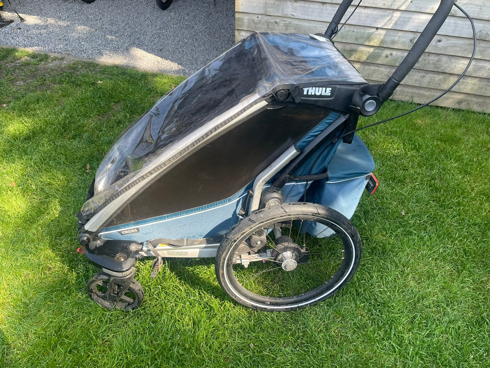 Fietskar thule, Ophalen, Zo goed als nieuw, Vering