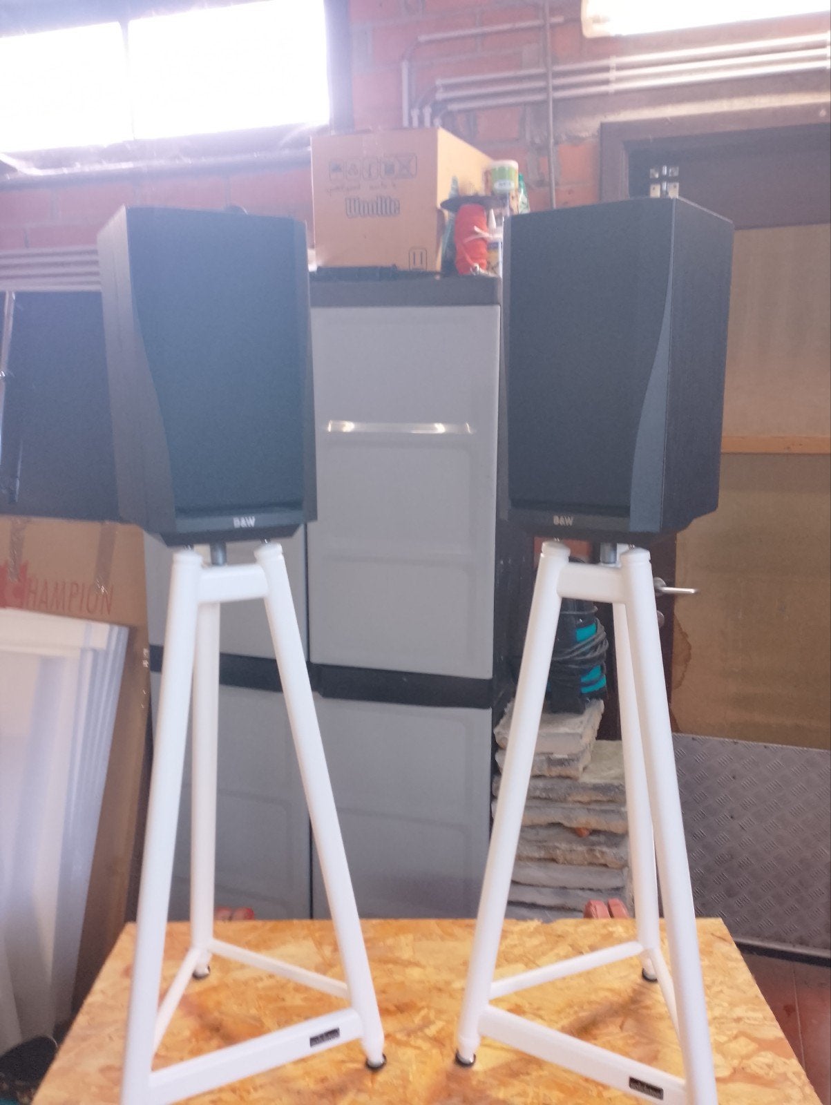 B&W dm302 & stands, Ophalen