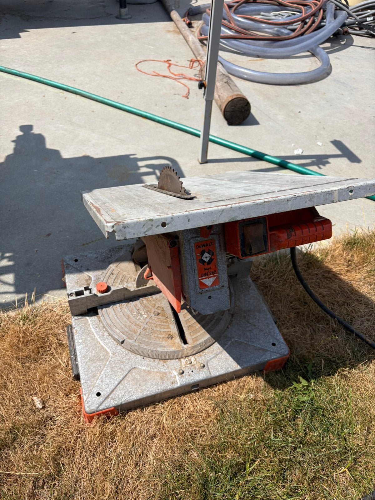 Dewalt zaagtafel/afkortzaag, Doe-het-zelf en Bouw, Ophalen, Gebruikt, Afkortzaag