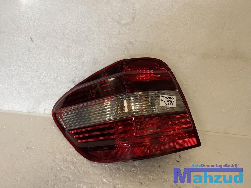 MERCEDES ML W164 Links achterlicht (donker) 2005-2012, Gebruikt, Mercedes-Benz AG, Mercedes-Benz, Mercedesstrasse 120
70372  Stuttgart, DE