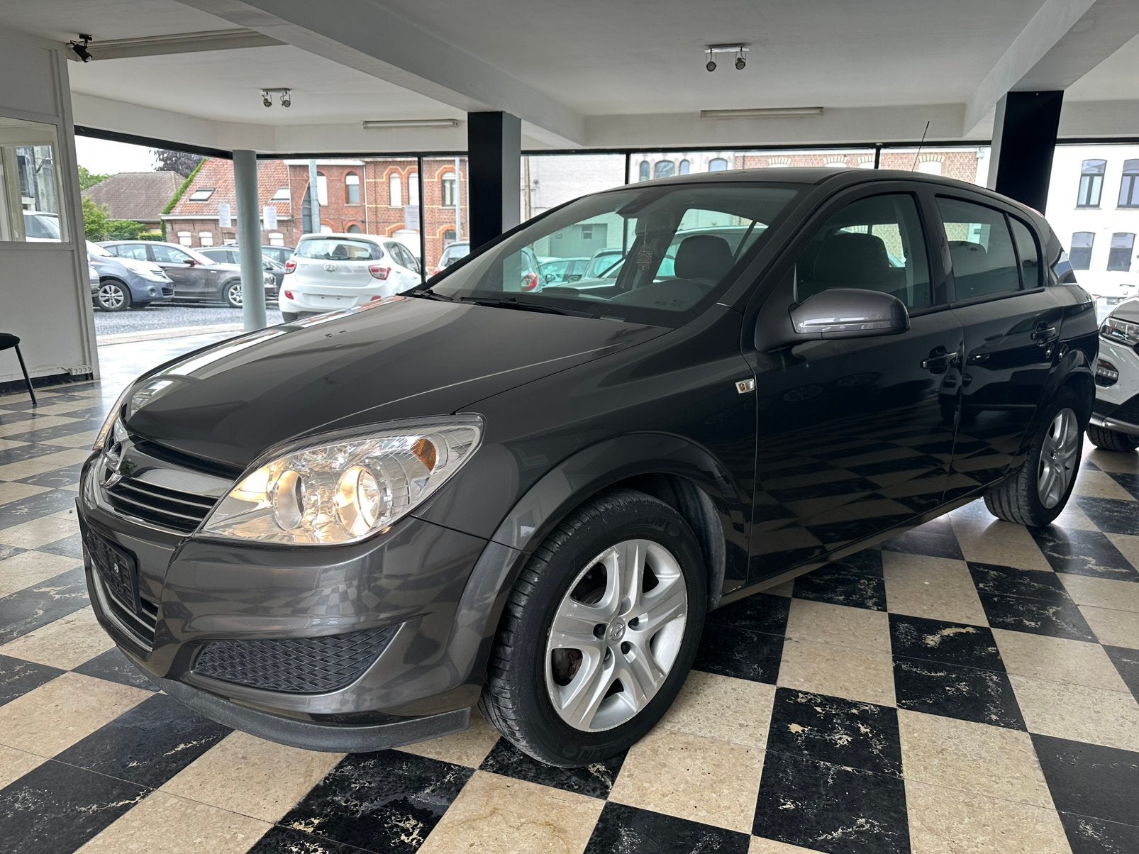 Opel Astra 1.4i Cosmo Easytronic, Autos, Argent ou Gris, Entreprise, USB, Noir