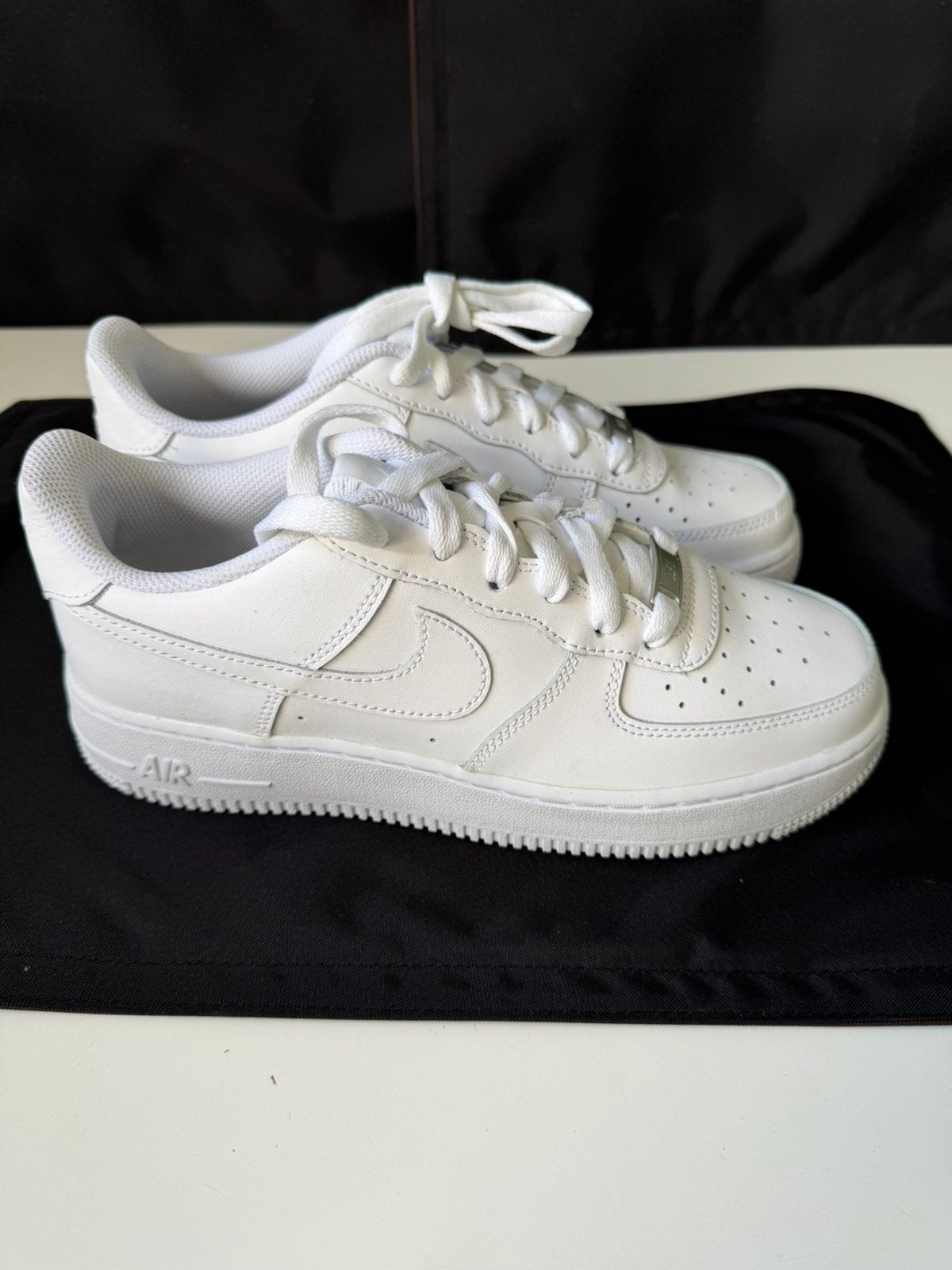 Baskets nike AIR FORCE ONE pointure 38,5 blanche, Envoi, Neuf