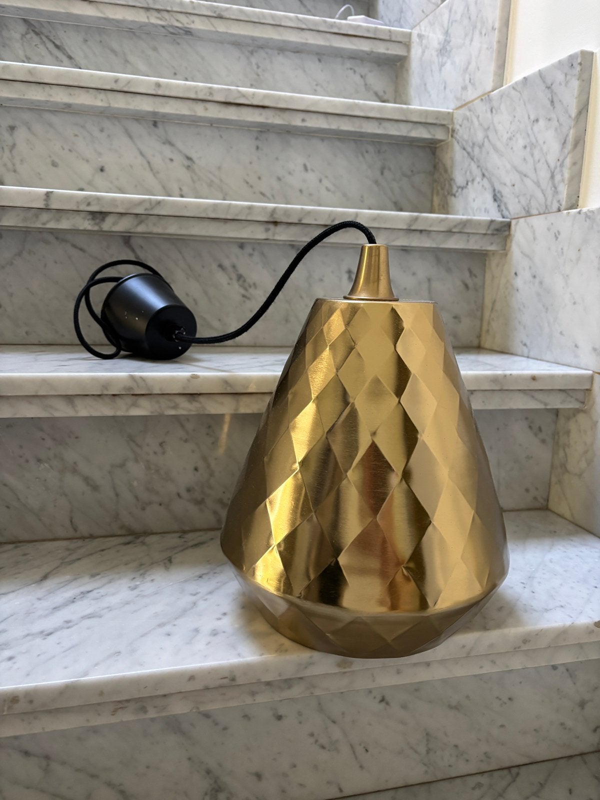Gouden hanglamp, Ophalen, Gebruikt