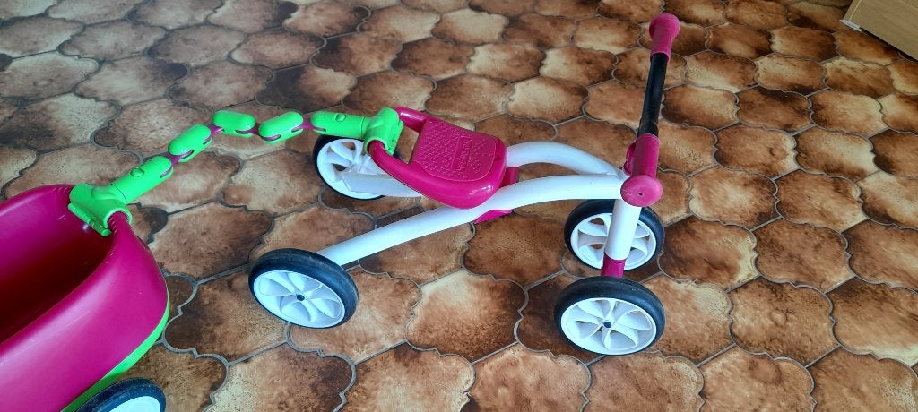 Loopfietsje met aanhangwagentje, Fietsen en Brommers, Ophalen, Zo goed als nieuw, Verstelbare zitting