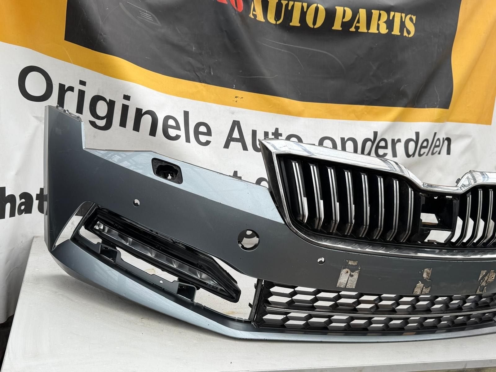 BUMPER SKODA SUPERB III 3V SRA FACELIFT 3V0807221F, -, 3 mois de garantie, Utilisé, Skoda