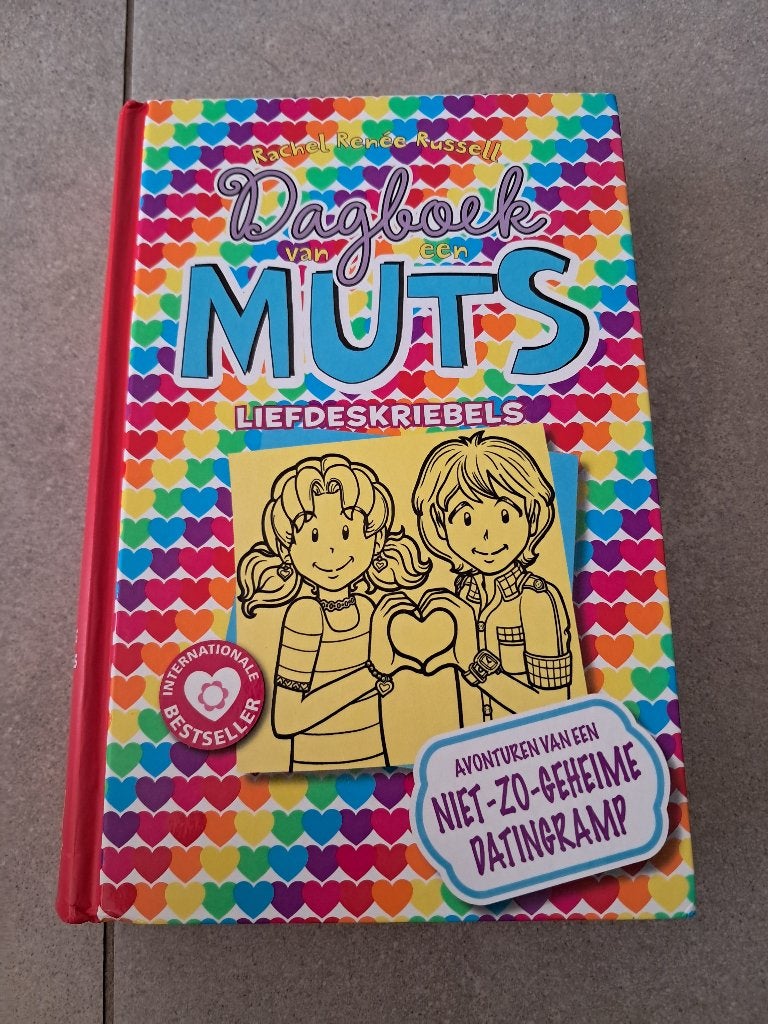 Dagboek van een muts - Deel 12: Liefdeskriebels, Boeken, Ophalen of Verzenden, Zo goed als nieuw, Rachel Renée Russell, Fictie