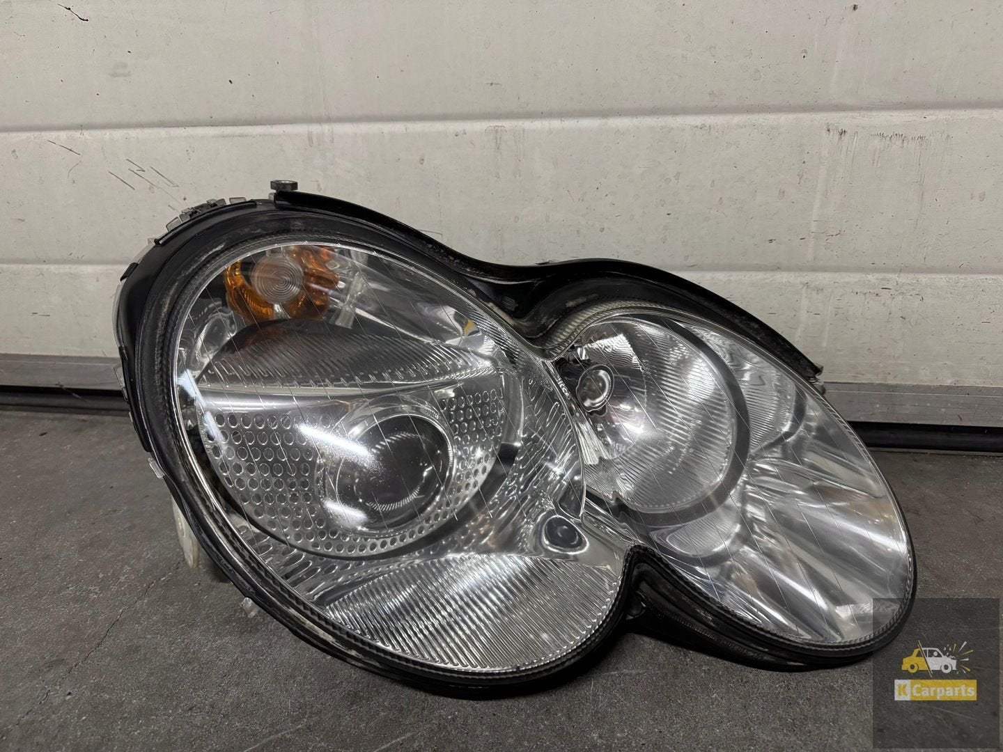 A2308207461, Phare x non droit pour Mercedes SL W 230, Mercedes-Benz AG, Mercedes-Benz, Utilisé, Mercedesstrasse 120
70372  Stuttgart, DE