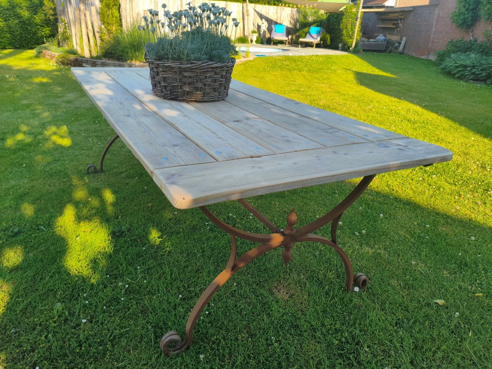 Tuintafel, Enlèvement