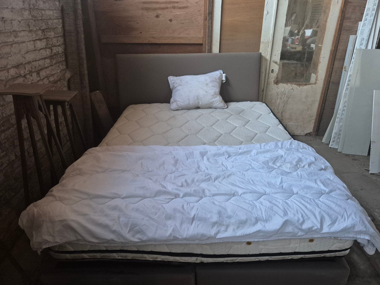 Gratis bed boxspring, Enlèvement