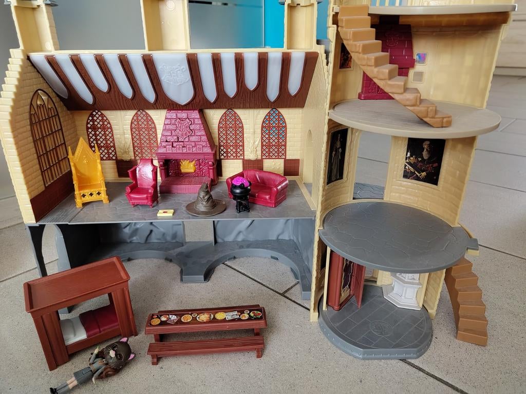 Harry Potter Magical Mini's Zweinstein kasteel, Ophalen