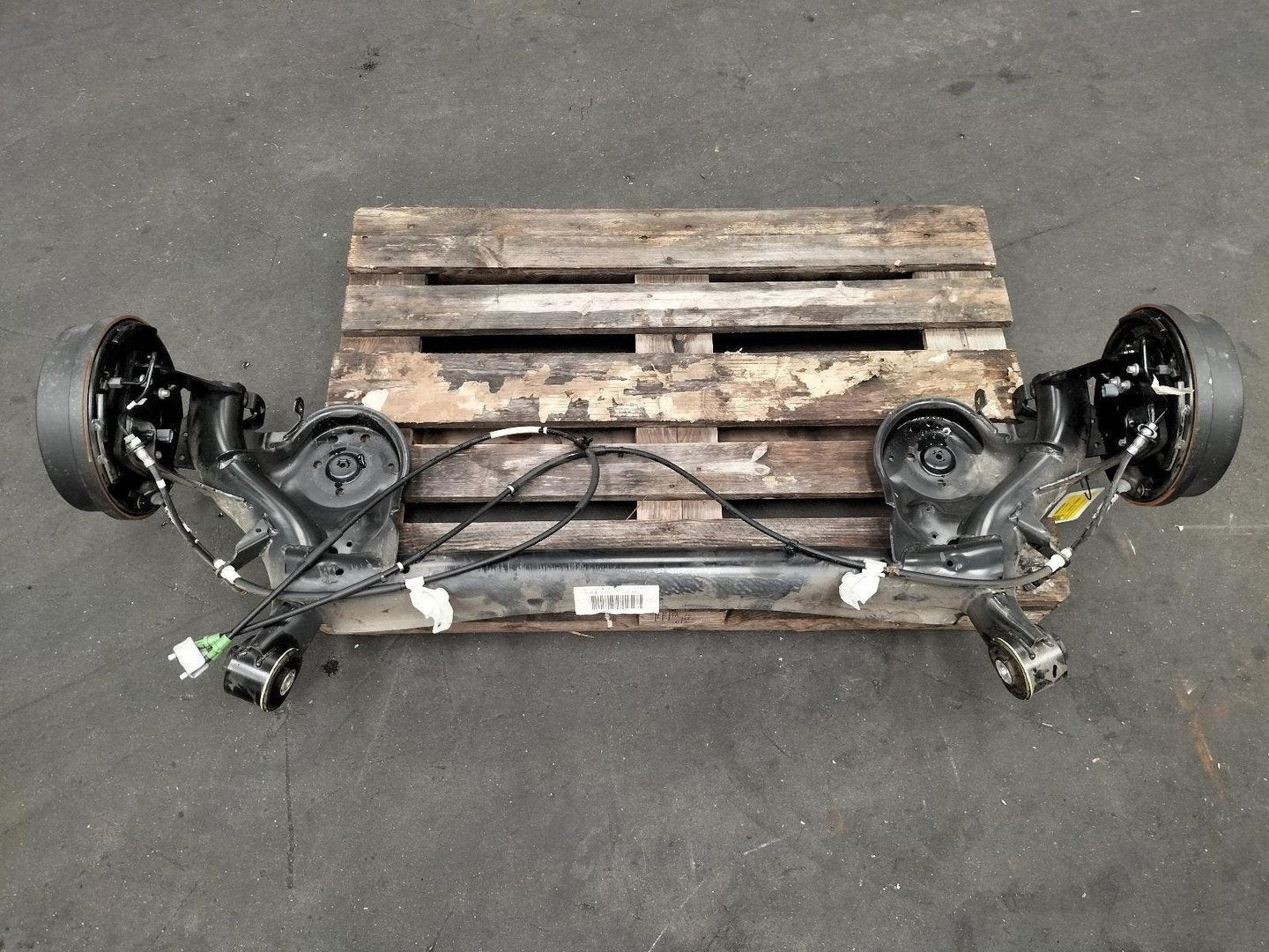 FORD TOURNEO COURIER KOMBI LIMITED STARRE ACHTER AS R2X65K95, Enlèvement ou Envoi, Utilisé, ARN reconnu